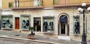 architetto locuratolo-banana moon-vetrine diurna-minervino murge-bat-puglia