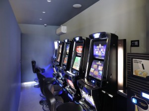 architetto locuratolo-design-interni-sala giochi PLAY GAME-sala slot-minervino murge-bat-puglia